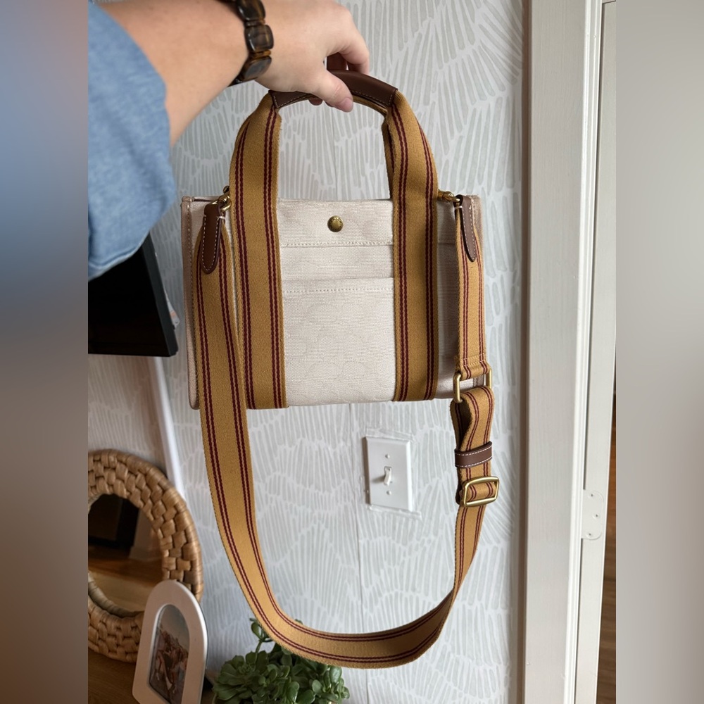 Coach Spin Tote 27 In Signature Jacquard C8635